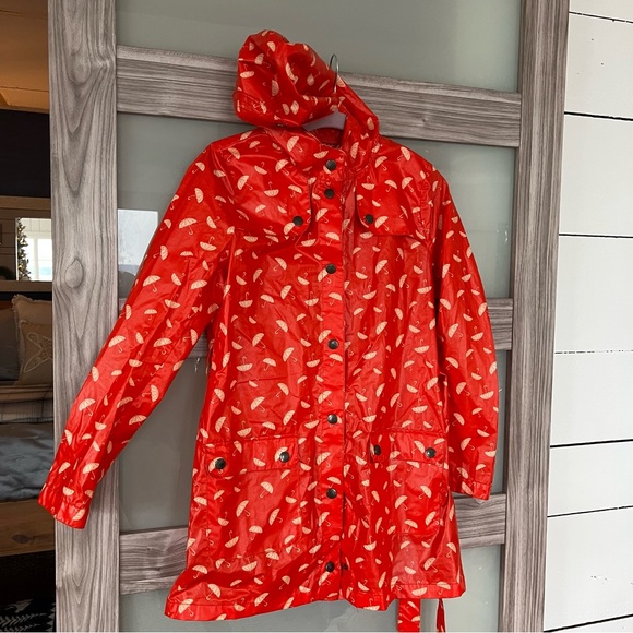 PNW must have! Rain or Shine - Picture 1 of 11